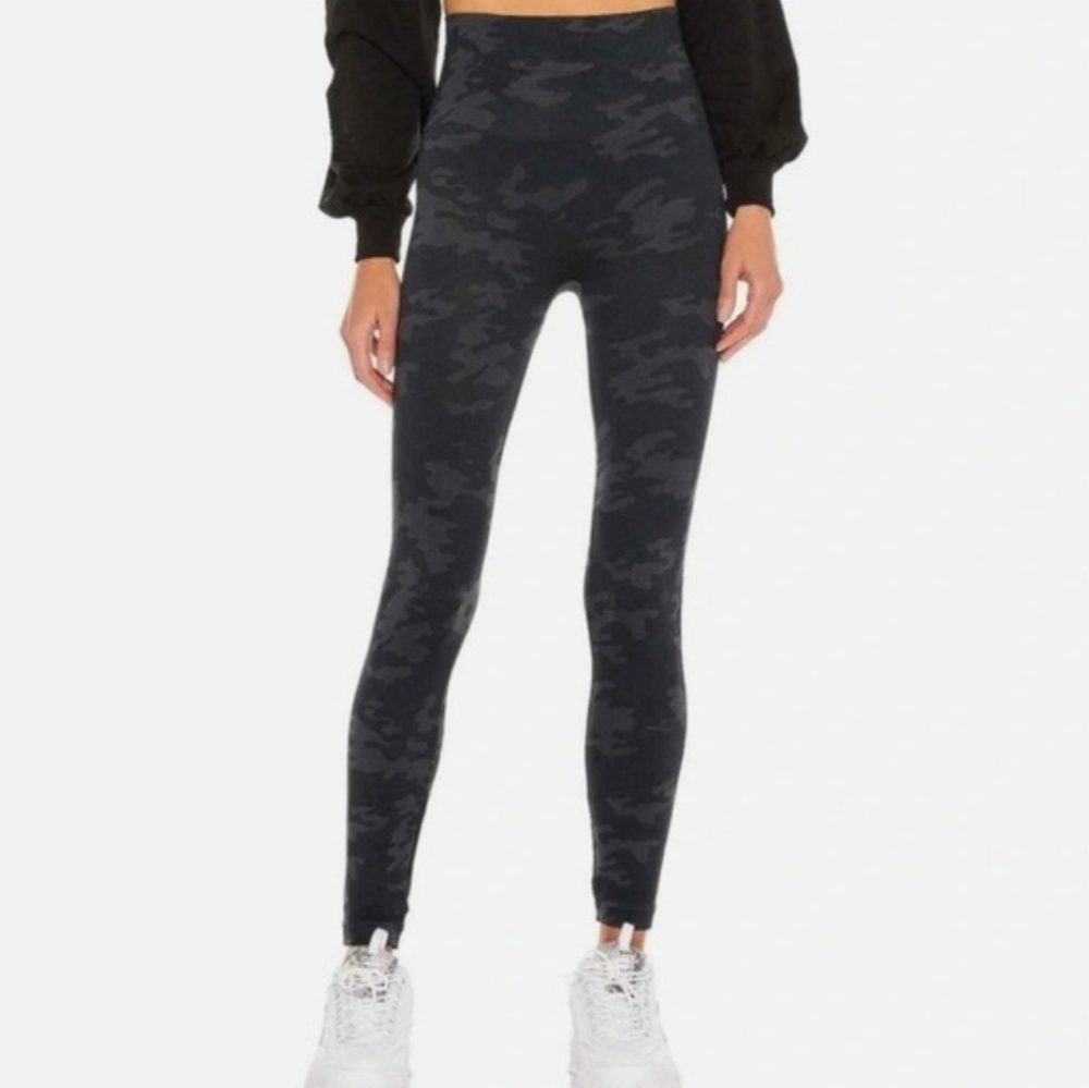 Spanx Camo High-Waist Leggings - Size Small